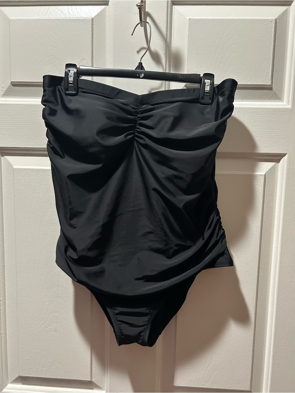 Torrid Wire-Free Strapless Ruched One-Piece Swimsuit in Deep Black Size 1X